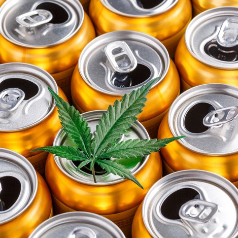 Ett stort slag för en industri på 28 miljarder dollar: USA:s federala regering genomför ett nästan totalt förbud mot hampa-baserade THC-produkter